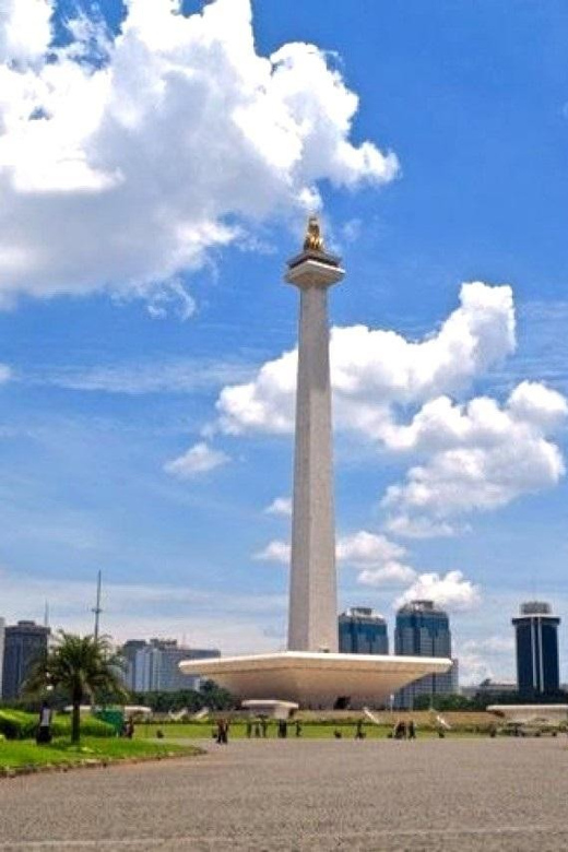 From Jakarta : Wonderful 3 Days With Tour Guide Italia - Key Points