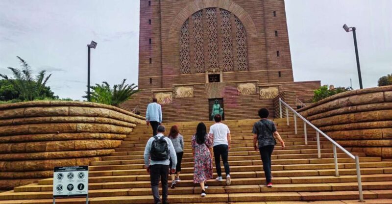From Johannesburg: Pretoria, Soweto & Apartheid Museum Tour - Itinerary