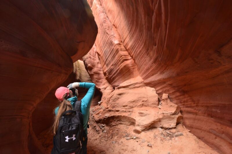 From Kanab: 3-Hour Peek-a-Boo Slot Canyon Hiking Tour - Experience Highlights