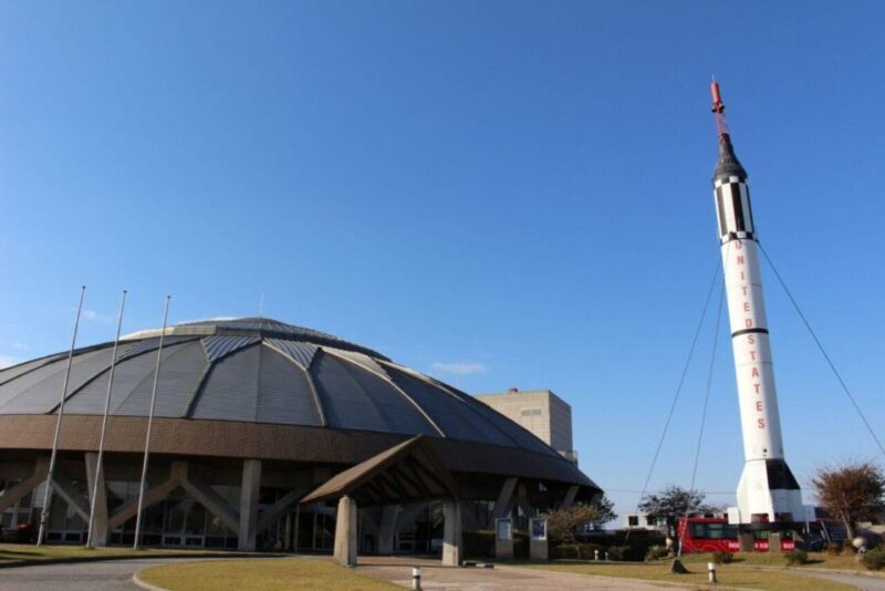 From Kanazawa: Beaches, 400-Year Old Temples & Aliens - Citadel-like Temple Features