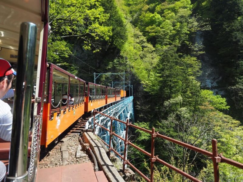 From Kanazawa: Kurobe Gorge & Unazuki Onsen Full-Day Tour - Transportation to the Gorge and Onsen