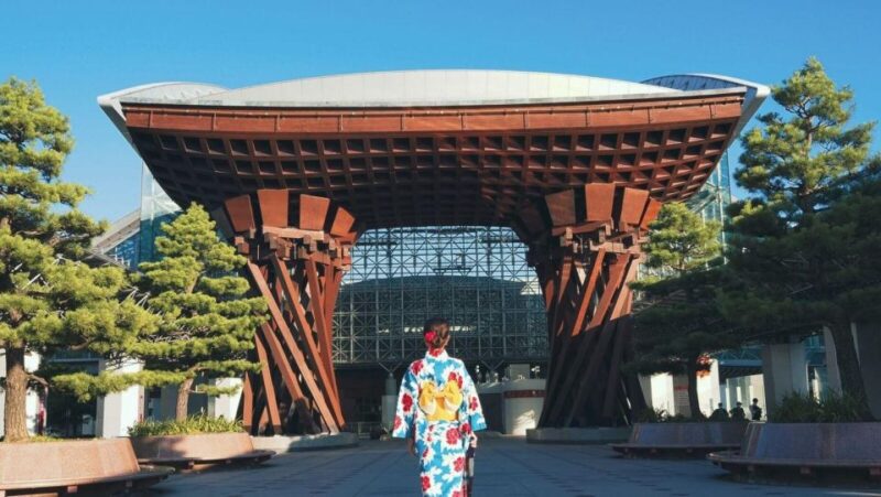From Kanazawa: Shirakawa-Go, Gokayama and Wood Carving Art - Key Points