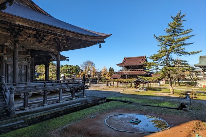 From Kanazawa: Shirakawa-go, Gokayama and Wood Carving Village - Tour of Wood Craft Town Inami