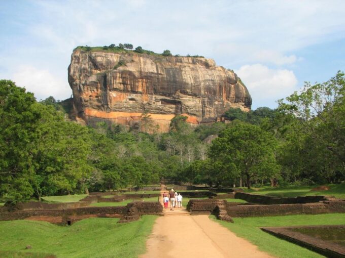 From Kandy: Sigiriya Rock and Dambulla Cave Temple Day Tour - Gem and Wood Crafting
