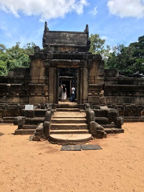 From Kandy to Sigiriya Day Tuk Tuk Trip - Participant Information