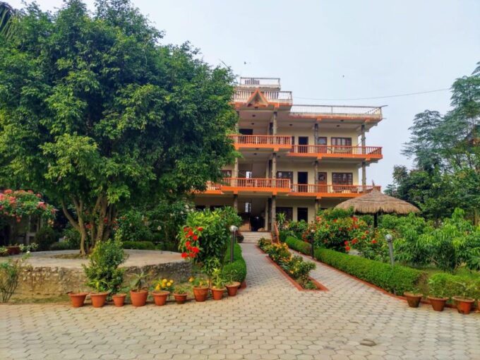 From Kathmandu/Pokhara: 3 Day All-Inclusive Chitwan Safari - Tour Transportation