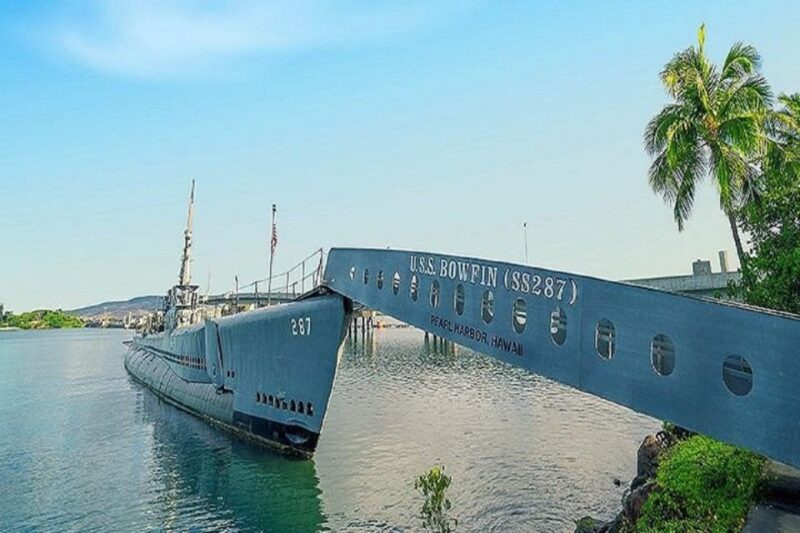 From Kauai: USS Arizona Memorial and Honolulu City Tour - Experience and Narration