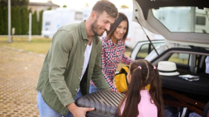 From KEF Airport: One-way Transfer to Reykjavik in Iceland - Reliable and Punctual Service