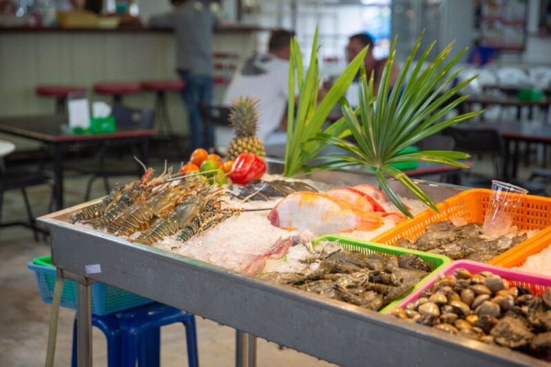 From Khao Lak: Phuket Big Buddha & Naka Weekend Market - Itinerary Highlights