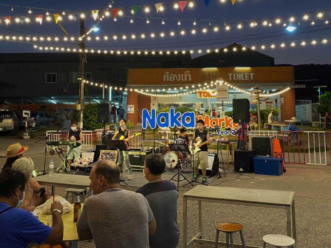 From Khao Lak: Phuket Naka Weekend Market - Navigating the Lively Atmosphere