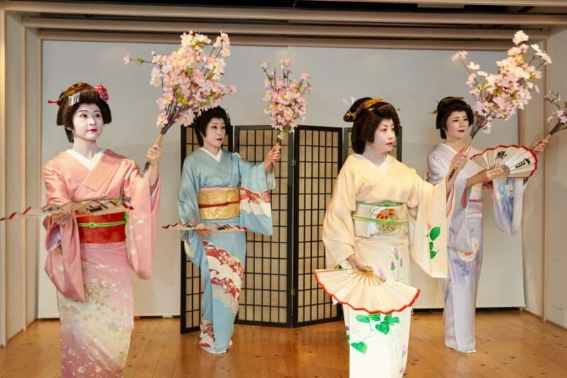 From Kobe: Kobe Beef & Arima Onsen Geisha Performance - An In-Depth Look at the Tour Experience