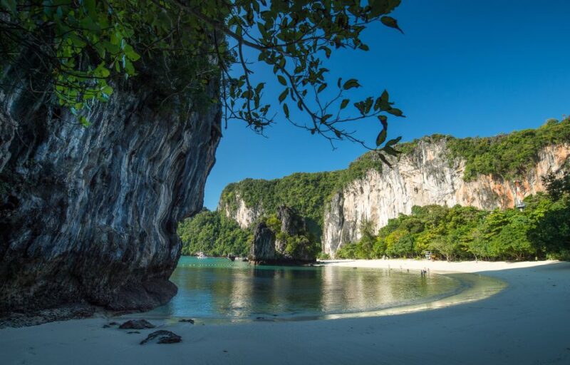 From Koh Yao Noi: Private Hong Islands Long-Tail Boat Tour - Visiting Ko Lao Lading
