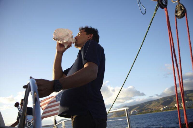 From Kona: Honokohau Sunset Boat Trip With Drinks and Snacks - Inclusions