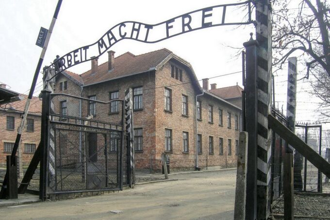 From Krakow: Auschwitz-Birkenau Guided Tour & Pickup Options - Pickup From Krakow