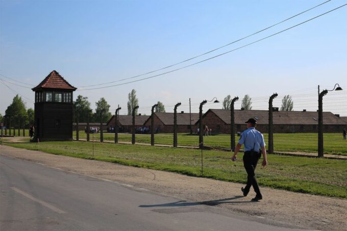 From Krakow: Auschwitz Birkenau Small Group Tour With Pickup - Customer Reviews and Ratings
