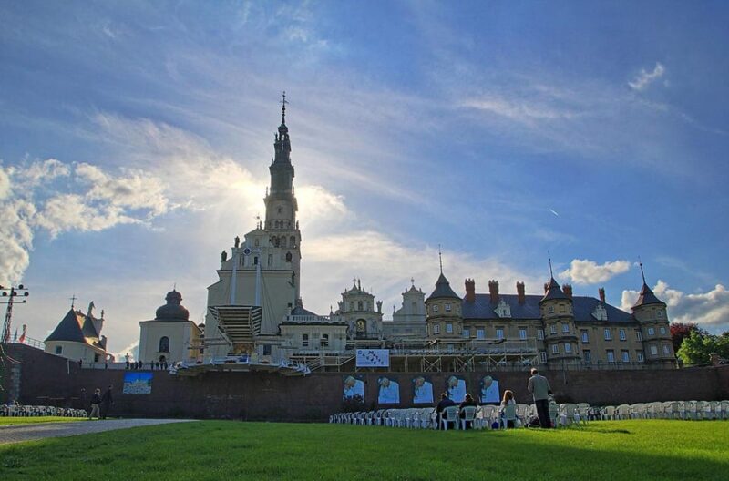 From Krakow: Black Madonna Sanctuary of Częstochowa Day Tour - Highlights of the Tour