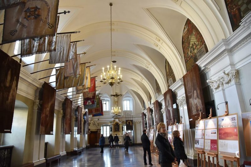 From Krakow: Black Madonna Sanctuary of Częstochowa Day Tour - Inclusions and Amenities