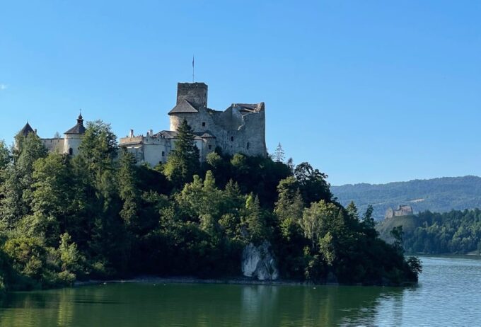 From Krakow: Dunajec River Guided Rafting Day Trip - Inclusions and Amenities