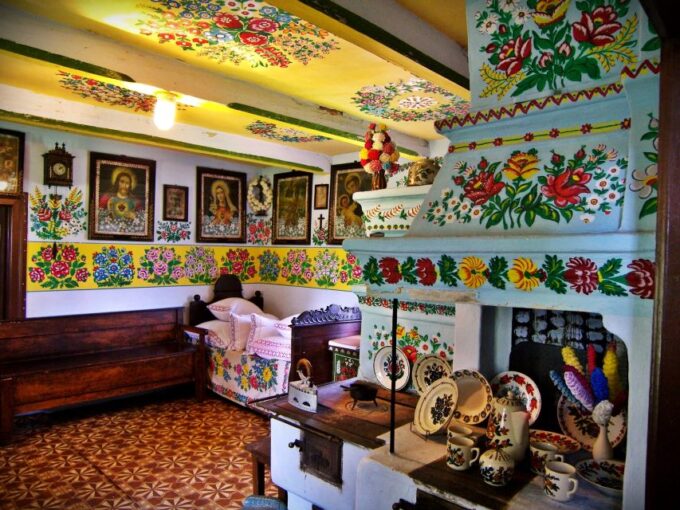 From Krakow: Malopolska, Bochnia, Zalipie & Tarnow Tour - Zalipie Flowery Village