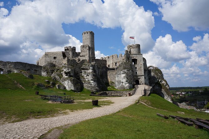 From Krakow: Ojcow National Park and Pieskowa Skala Castle - Exploring Ojcow National Park