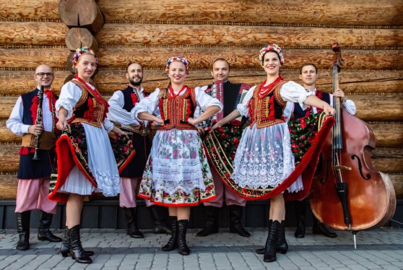 From Krakow: Polish Folk Show With All-You-Can-Eat Dinner - Dining Experience