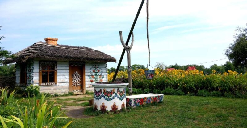From Krakow: Zalipie Village Private Tour - Transportation and Accessibility