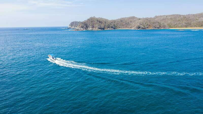 From La Crucecita: Private Huatulco 7 or 5 Bays Boat Trip - An In-Depth Look at the Private Boat Trip in Huatulco