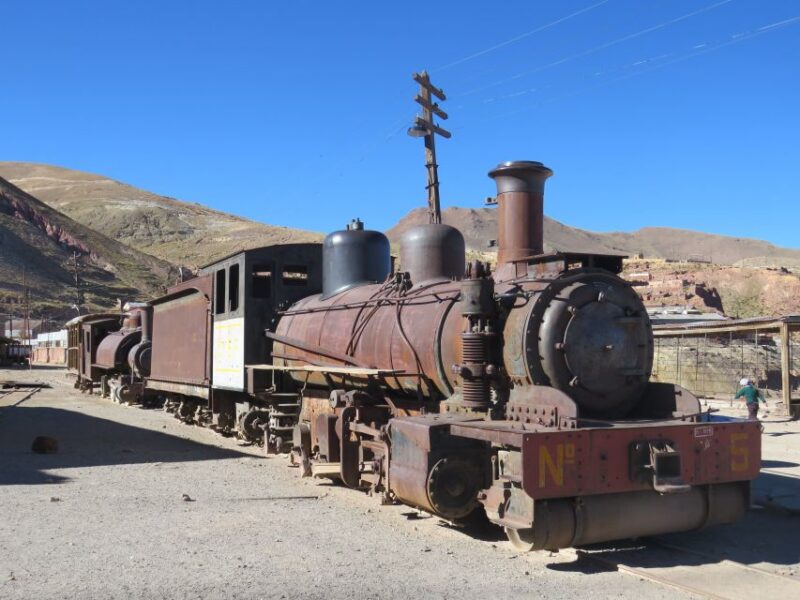 From La Paz: 1-Day 1-Night Uyuni Salt Flats Tour by Flight - Itinerary and Experience Highlights