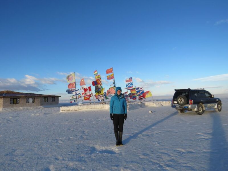 From La Paz: 1-Day 1-Night Uyuni Salt Flats Tour by Flight - Recommended Attire and Accessories