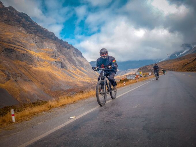 From La Paz: 3-Day Biking Tour Death Road & Uyuni Salt Flats - Important Information