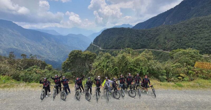 From La Paz: 5-Day Death Road & Uyuni Salt Flats Bike Tour - Itinerary Highlights