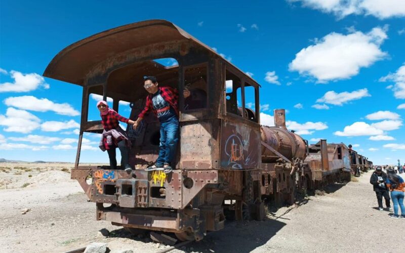 From La Paz: Bolivia and Uyuni Salt Flats in 5 Days/4 Nights - Included Services