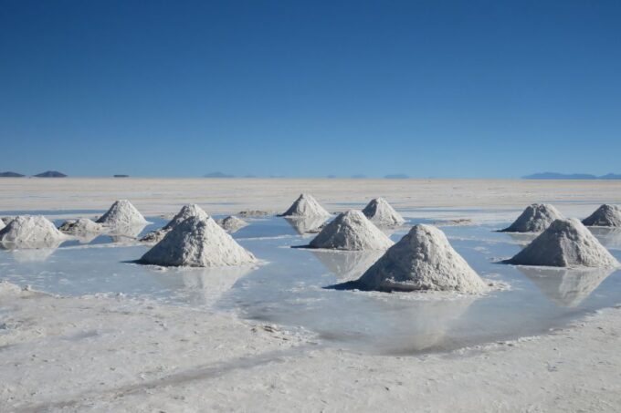 From La Paz to Atacama: Uyuni Salt Flats 4-Day Tour - Accommodations and Meals