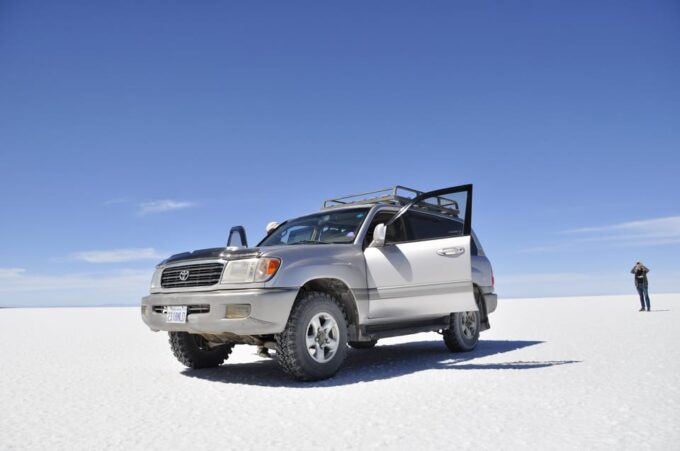 From La Paz to La Paz: Uyuni Salt Flat Tour 1D + Night Buses - Seasonal Notes