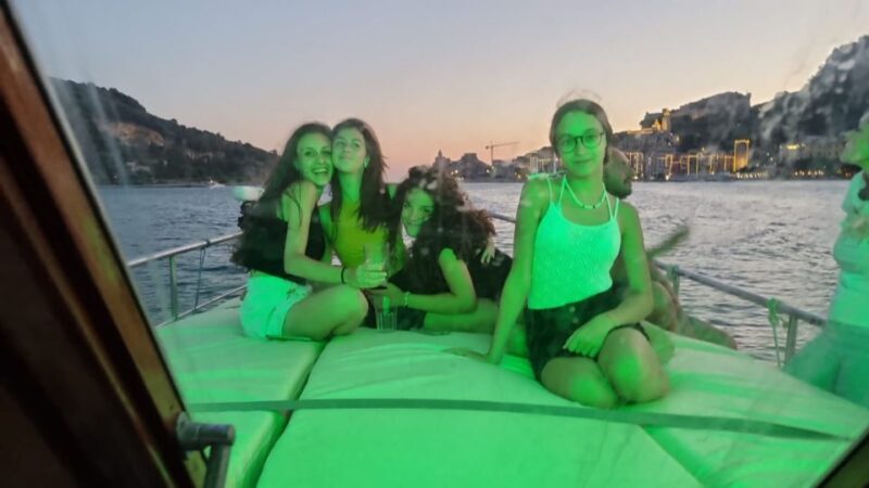 From La Spezia: Cinque Terre Boat Tour With Lunch and Wine - Tour Features