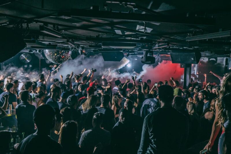 From Lagos: Albufeira Nightlife Party Tour - VIP Club Access