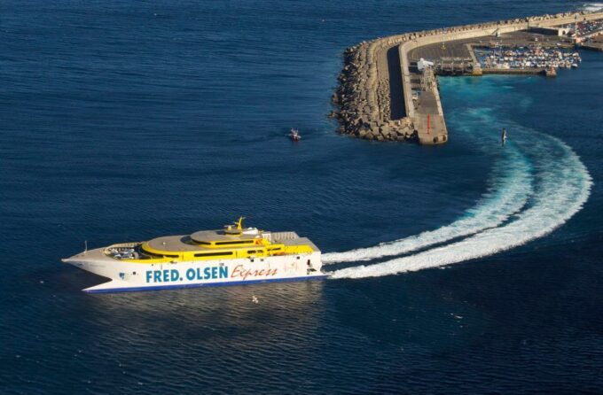 From Lanzarote: Round-Trip Ferry Transfer to Fuerteventura - Booking and Confirmation