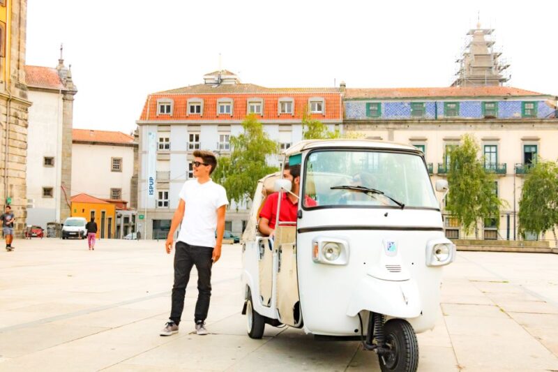 From Leixões: Private Porto Historic Center Tuk Tuk Tour - Itinerary Highlights