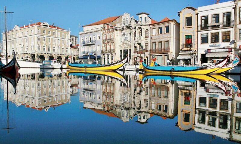 From Lisbon: Aveiro, Moliceiro Boat and Coimbra Tour - Important Notes