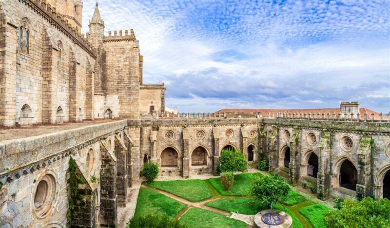 From Lisbon: Évora and Monsaraz Day Tour With Wine Tasting - Meeting Point and Important Information