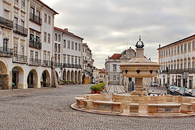 From Lisbon: Évora & Monsaraz Full-Day Group Tour - Discover Monsaraz