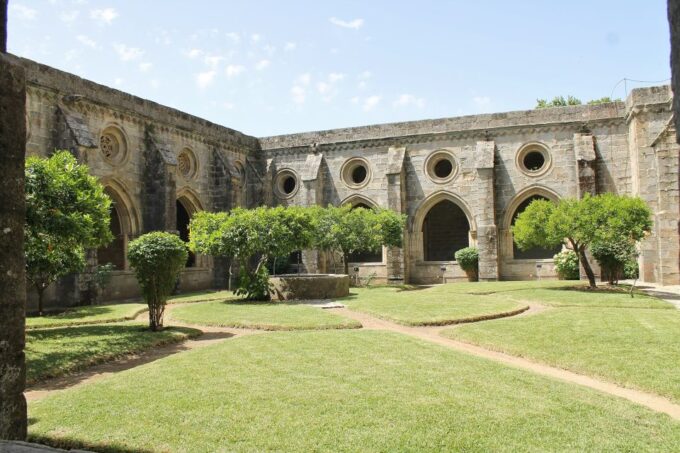 From Lisbon: Évora Private Historic Discovery Tour - Pricing and Booking