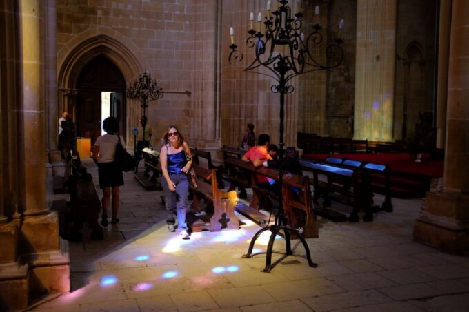 From Lisbon: Fátima, Batalha, Nazaré and Óbidos Day Tour - Transportation and Services