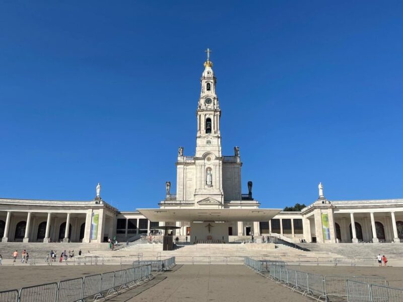 From Lisbon: Fátima, Batalha, Nazaré, and Óbidos - Key Points