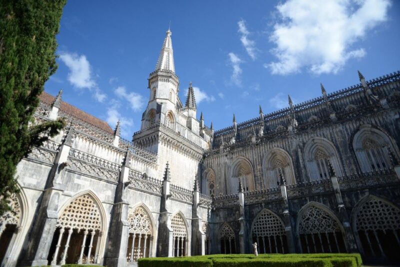 From Lisbon: Fatima, Nazaré, Batalha and Óbidos Tour - Key Points