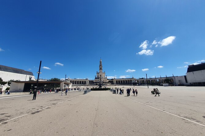 From Lisbon: Fátima, Nazaré, Óbidos & Batalha Small-Group Tour - Exploring Fátima
