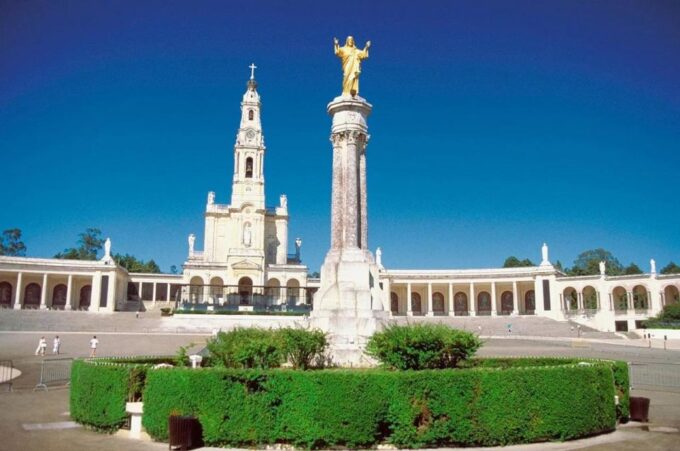 From Lisbon: Fátima, Nazaré & Óbidos Full-Day Private Tour - Frequently Asked Questions