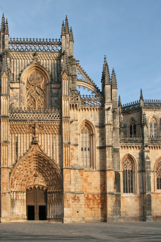 From Lisbon: Fátima, Nazaré, Óbidos Private Tour Premium Car - Explore Óbidos
