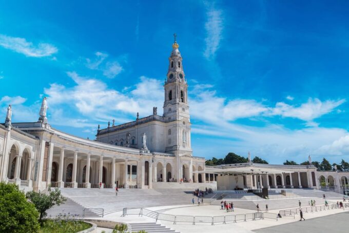 From Lisbon: Fátima, Nazaré, Óbidos Private Tour Premium Car - Frequently Asked Questions