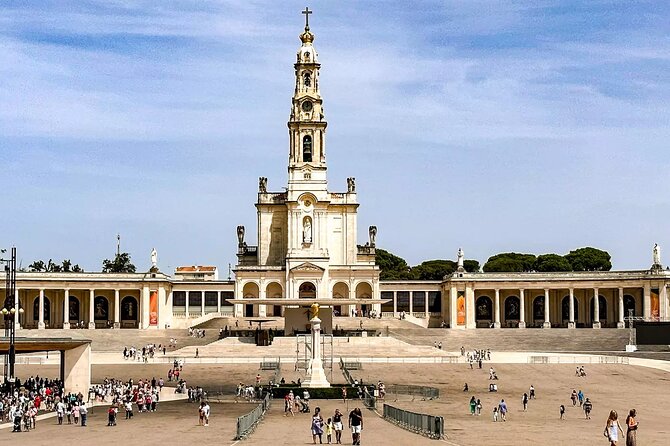From Lisbon: Shared Tour to Fátima, Batalha, Óbidos, Nazaré - Customer Support Options